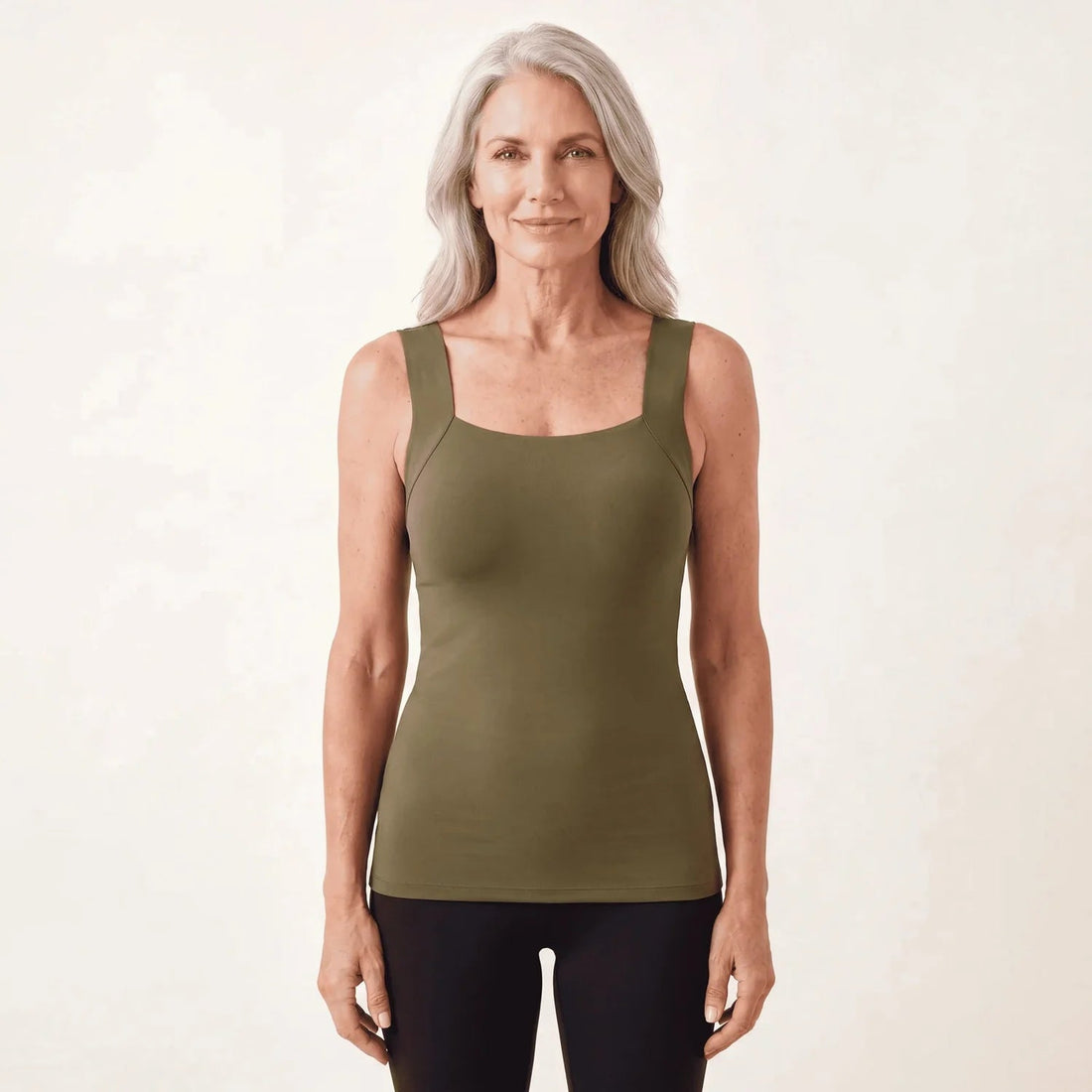 Camiseta Sculpt en oliva
